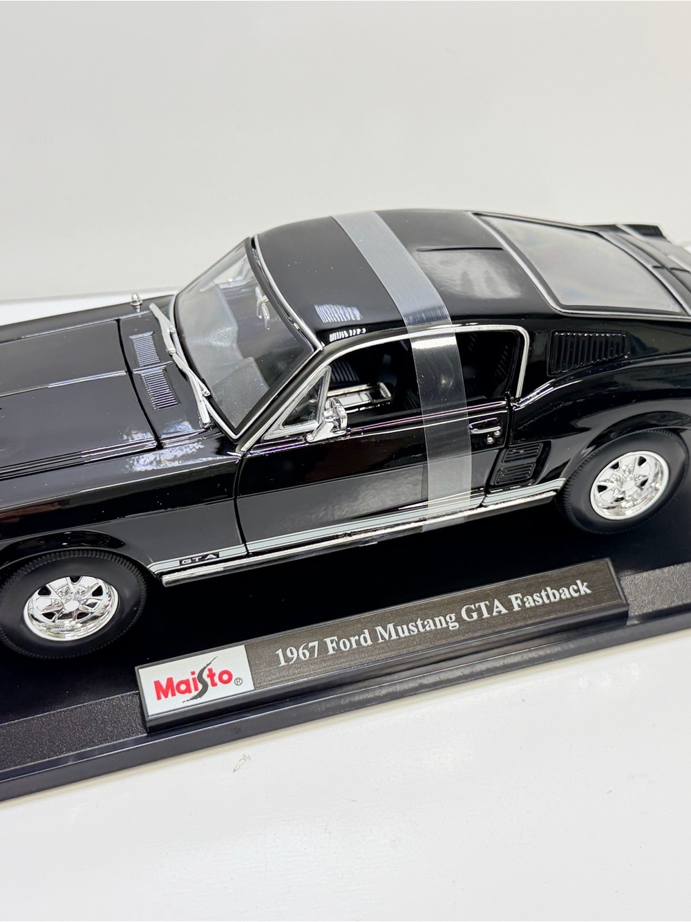 Maisto Black 1967 Ford Mustang GTA Fastback Die-Cast Model